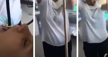 فيديو صادم يرصد لحظة سحب ثعبان من حلق سيدة روسية زحف عبر فمها أثناء النوم