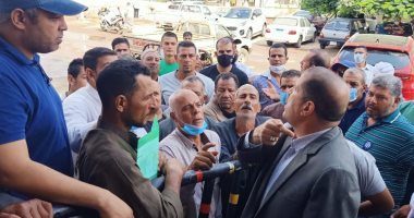 إقبال كبير على مراكز كفر الشيخ التكنولوجية بعد تخفيض قيمة التصالح فى المخالفات .. صور