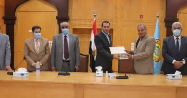 رئيس جامعة الأزهر يلتقى  الحاصلين على درجات علمية من أوروبا وأمريكا