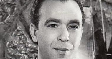 أول من قال هنا القاهرة.. أحمد سالم طيار ومنتج ومذيع وفنان مات بسبب أسمهان