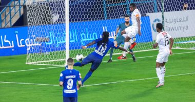 الهلال يحسم قمة الشباب بثنائية في ليلة التتويج بلقب الدوري السعودي