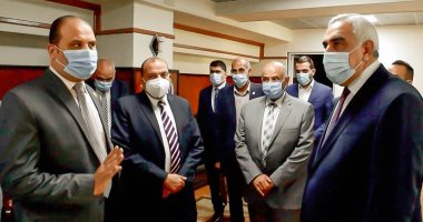 رئيس جامعة بنى سويف يستقبل السفير العراقى بمصر وتوفير التسهيلات للطلاب الوافدين