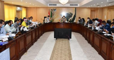 محافظ الفيوم يترأس اجتماع مجلس إدارة المنطقة الصناعية بكوم أوشيم