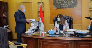 محافظ دمياط تتابع آخر استعدادات العام الدراسى وجدول الصيانة للمدارس 