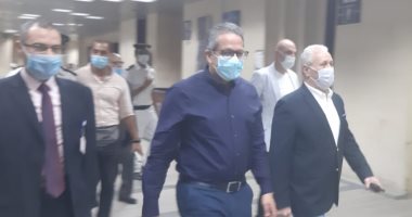 محافظ الأقصر يستقبل وزير السياحة والآثار بمطار الأقصر الدولى