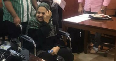 مأمورية من "الداخلية" إلى معهد الأورام لتجديد بطاقة الرقم القومي لمسنة.. صور