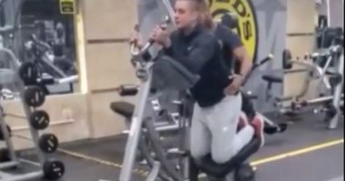 أحمد الفيشاوى يستعرض لياقته البدنية بتدريبات شاقة فى الجيم.. فيديو
