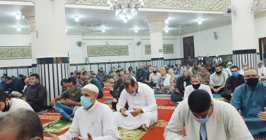 غلق المساجد الأبرز.. عقوبة المخالفين لضوابط صلاة التراويح فى رمضان.. 5 إجراءات احترازية لمواجهة تفشى وباء كورونا بين المصلين.. الكمامة و"المصلية" أهم المرافقين وعدم السماح بالاعتكاف.. ومنع لعب الكرة بالشوارع