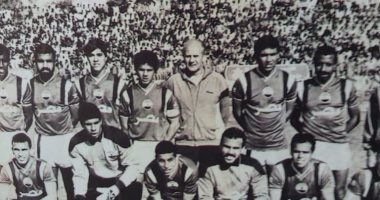 صورة نادرة لـ شوقى غريب قائدا لمنتخب مصر فى 86