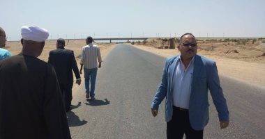 لجنة مشتركة من "الزراعة والطرق " تعاين توسعات محور كلابشة بأسوان.. صور 