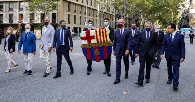 بارتوميو يحتفل باليوم الوطنى لكتالونيا مع مجلس إدارة برشلونة