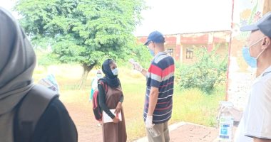 صور.. انطلاق امتحانات الثانوية العامة بالسودان وسط اجراءات احترازية من كورونا