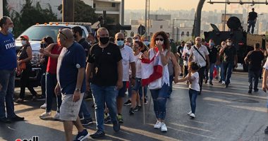 الأزمات تحاصر لبنان.. ارتفاع فى الديون وتفاقم مشكلة نقص المحروقات والمحطات تضع حدودا للبيع.. ومحتجون يقتحمون أحد المصارف وسط العاصمة بيروت للمطالبة بأموالهم احتجاجاً على السياسة المالية