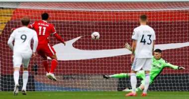 محمد صلاح يحرز "هاتريك" ضد ليدز ويهدى الهدف إلى مؤمن زكريا.. فيديو
