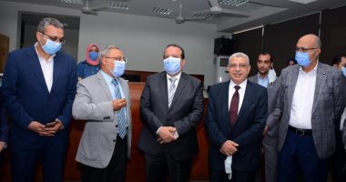 رئيس جامعة طنطا ونوابه يفتتحون أعمال تطوير قاعة الدراسات العليا بكلية الهندسة