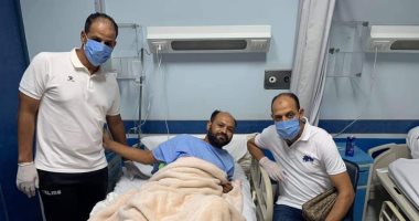 عماد النحاس يزور شقيق حسنى عبد ربه فى حضور حارس الإسماعيلى السابق