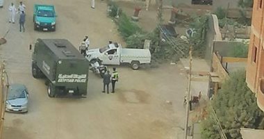 قاتل ابن عمه بسبب المزاح فى الإسماعيلية يمثل الجريمة وسط حراسة مشددة