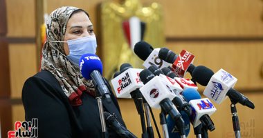 وزيرة التضامن تسلم دفعة جديدة من متعافى الإدمان قروضا لإنشاء مشروعات