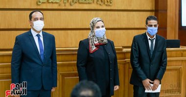 وزيرة التضامن تؤكد التوسع فى مراكز التأهيل لمرضى الإدمان بمختلف المحافظات