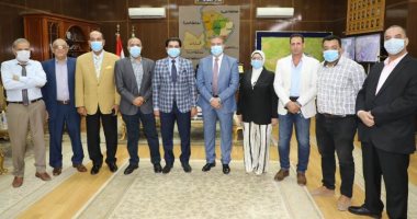 صور.. محافظ المنوفية ورئيس الإتحاد يدشنان رياضة المينى فوتبول
