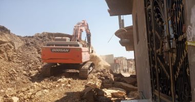محافظ الفيوم يوجه بإزالة "صخرة" بعزبة قلمشاة لمنع انهيارها على منازل المواطنين