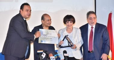 تكريم سميرة أحمد فى قصر السينما بحضور طارق الشناوى وبوسى شلبى "صور"