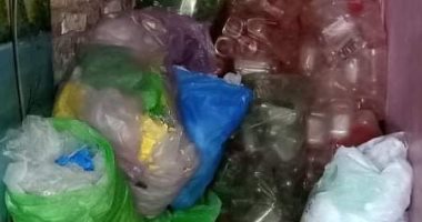ضبط مصنع يقلد علامة تجارية شهيرة وإعدام 20 طن مواد غذائية فاسدة بالبحيرة