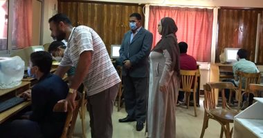 مدير تعليم بنها يتابع امتحانات STEM للطلاب المتفوقين فى العلوم.. صور