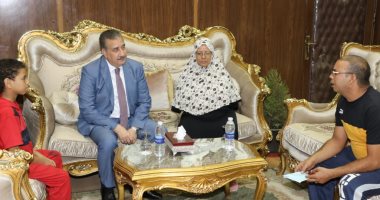 محافـظ المنوفية يقرر صرف إعانة عاجلة لسيدة وإجراء عملية لإبنها 