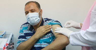 "اليوم السابع" فى مركز التجارب السريرية على لقاح كورونا بفاكسيرا.. 8 غرف لاستقبال المتطوعين ونظام مميكن وسرى لتسجيل البيانات.. وعبد الواحد فيالة أول متطوع لخوض تجارب اللقاح :أنا مش خايف ودى مهمة إنسانية ووطنية