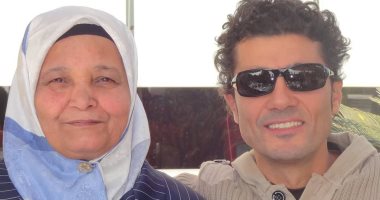 خالد النبوى يحيى الذكرى الثانية لوفاة والدته