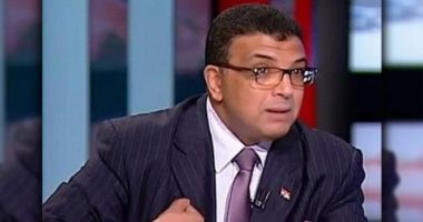 هانى كمال يعود للمسرح بـ"أبى تحت الشجرة" عن علاقة الأبناء بالآباء