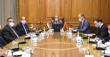 وزير الدولة للإنتاج الحربى يبحث مع 5 شركات بيلاروسية تعزيز التعاون المشترك