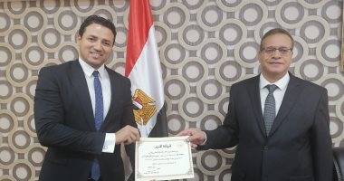 رئيس محكمة البحر الأحمر يكرم القضاة المنتهية مدة عملهم بالمحكمة.. صور 