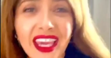 سلمى حايك تحتفل بذكرى استقلال المكسيك بصرخة "دولوريس" الشهيرة ضد الإسبان