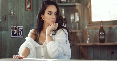 بسنت شوقى تصور "نمرة اتنين" مع عمرو يوسف وطارق العريان