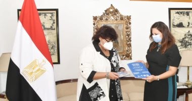 ​وزيرة الثقافة تستقبل حفيدة عبد السلام عارف ثانى رئيس لجمهورية العراق 
