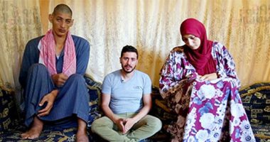العمالقة الطيبون.. لا يخرجون من البيت خوفا من الأطفال.. ونفسهم يعيشوا زى الناس.. ألبوم صور