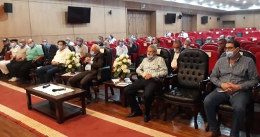 محافظ بورسعيد يبحث استعدادات الأجهزة التنفيذية لمواجهة الشتاء