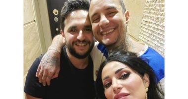 أحمد الفيشاوى مع زوجته ومحمود حميدة وتوتا وخاطر: أهلى وحبايبي والمجتمع والناس