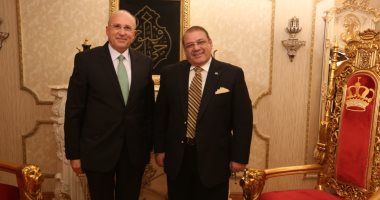 الجمعة عادل عدوي وزير الصحة الأسبق في ضيافة حسن راتب ببرنامج "شخصيات في حياتي" على شاشة المحور