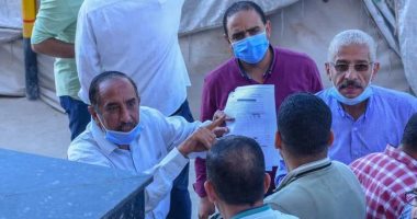 إقبال على التقدم بطلبات التصالح بالإسكندرية وتوفير سبل الراحة لكبار السن (صور)