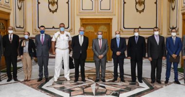 وزير  الإنتاج الحربي يبحث مع السفير الإيطالى بالقاهرة التعاون المشترك    