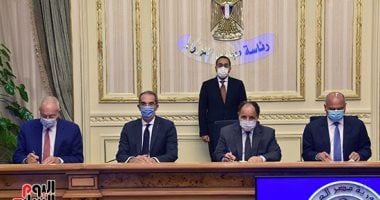 رئيس الوزراء يشهد توقيع بروتوكول تعاون للتحول الرقمي في "الرعاية الصحية"