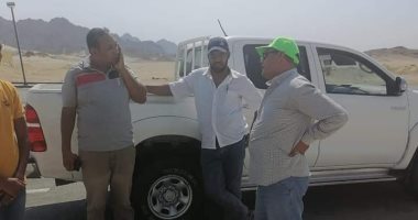 مجلس مدينة سفاجا تشكل لجنة للتأكد من صلاحية سدود السيول.. صور