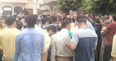 زحام شديد لمرشحي البرلمان وأنصارهم أمام محكمة الزقازيق لتقديم الأوراق.. صور