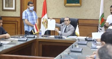 نائب محافظ سوهاج يوجه بالمعاينة الميداينة لمراجعة تراخيص أعمال البناء