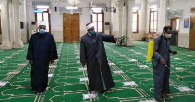 الأوقاف تواصل حملة نظافة وتعقيم المساجد.. وتؤكد: خدمة بيوت الله شرف.. صور