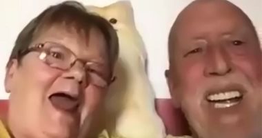 زوجان مسنان بريطانيان يفوزان بتذكرتى يانصيب "فردية" فى يوم واحد.. اعرف القصة
