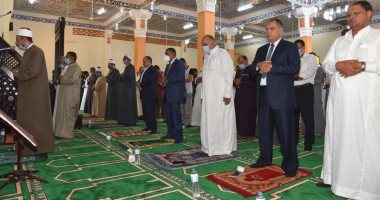 محافظ مطروح يفتتح المسجد الكبير بمدينة الحمام ومركز شباب اليرموك.. صور